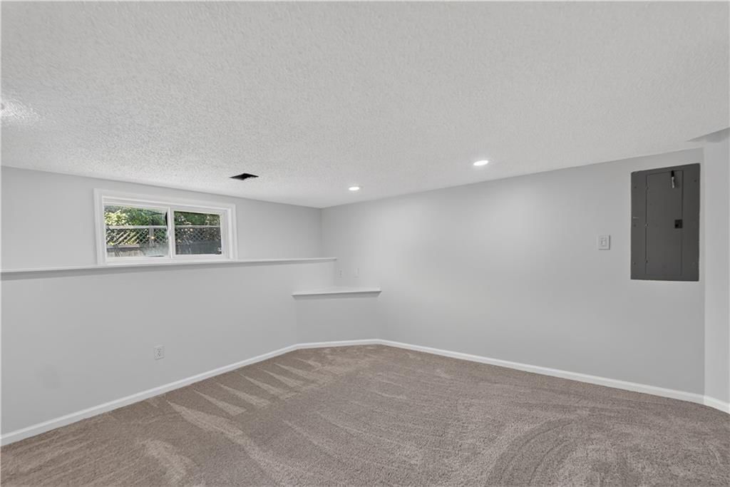 706 Holiday Drive — photo 45