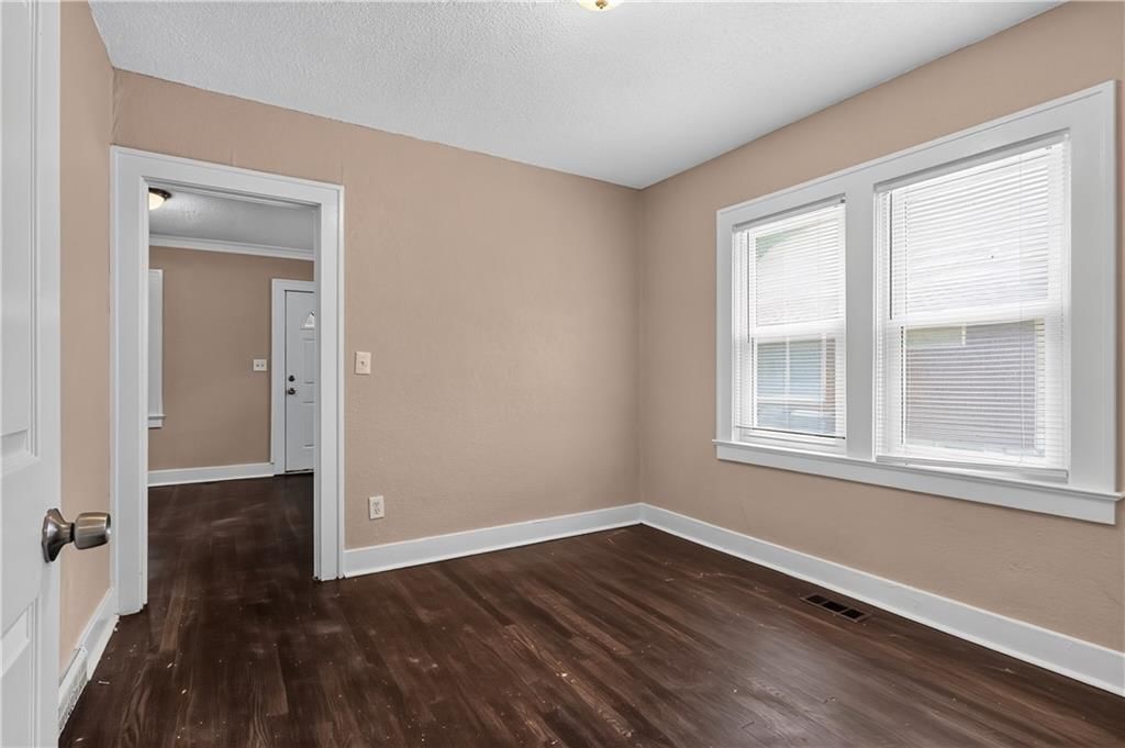 2211 E 68TH Terrace — photo 23