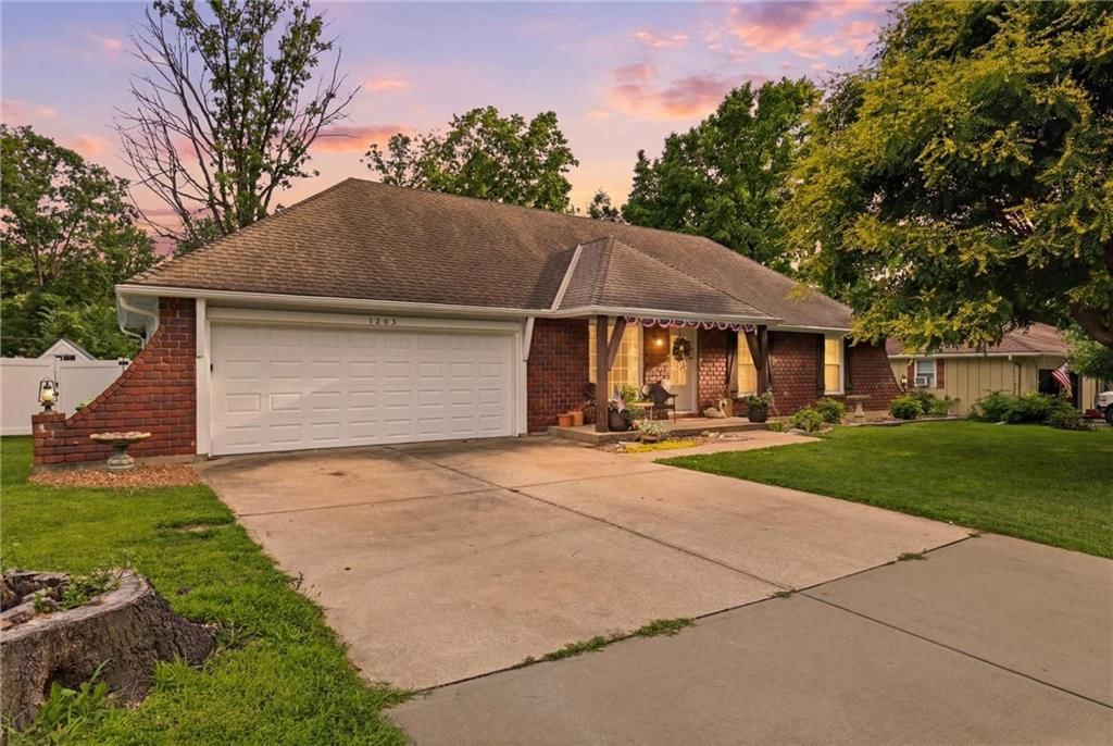 1203 Charles Street, Harrisonville, MO
