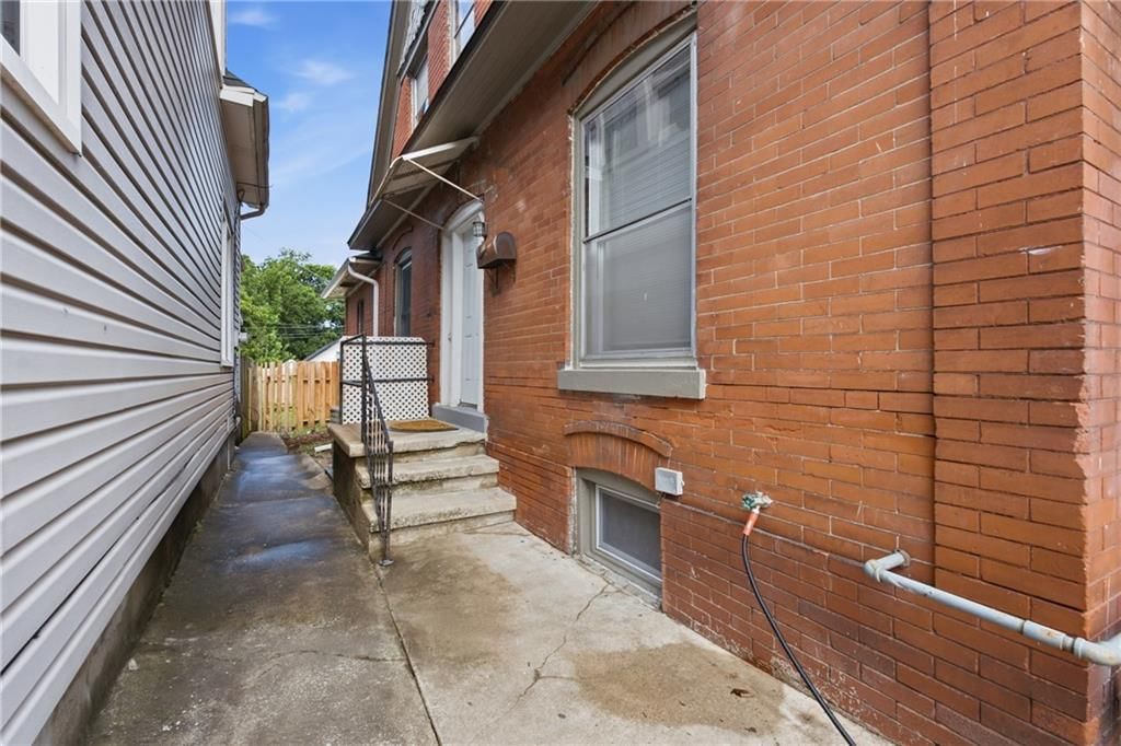 332 N Lawndale Avenue — photo 3