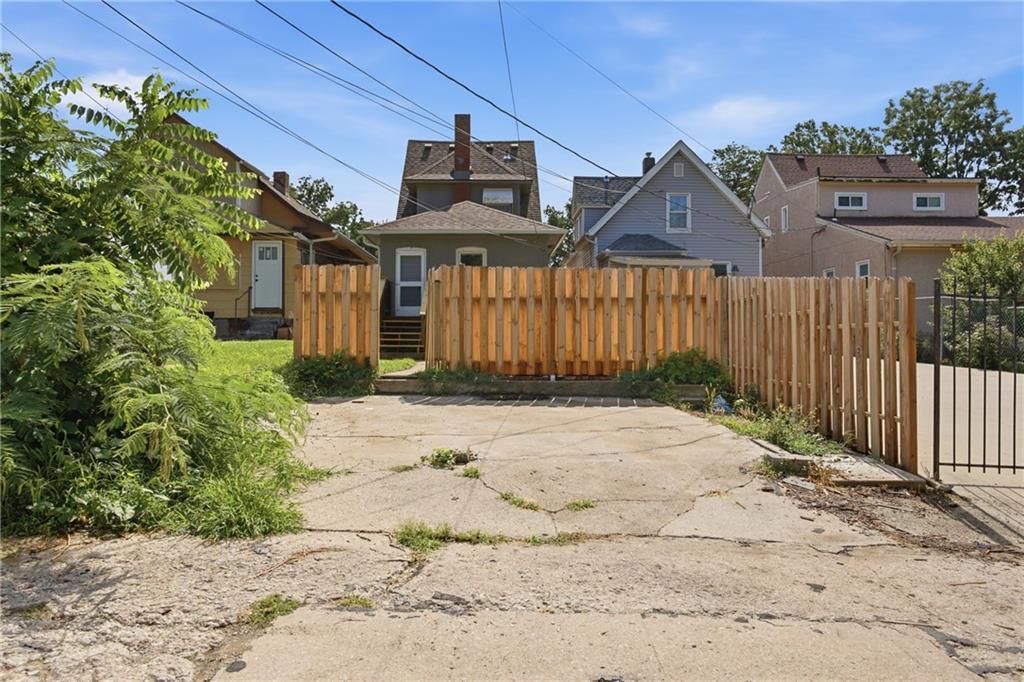 332 N Lawndale Avenue — photo 28