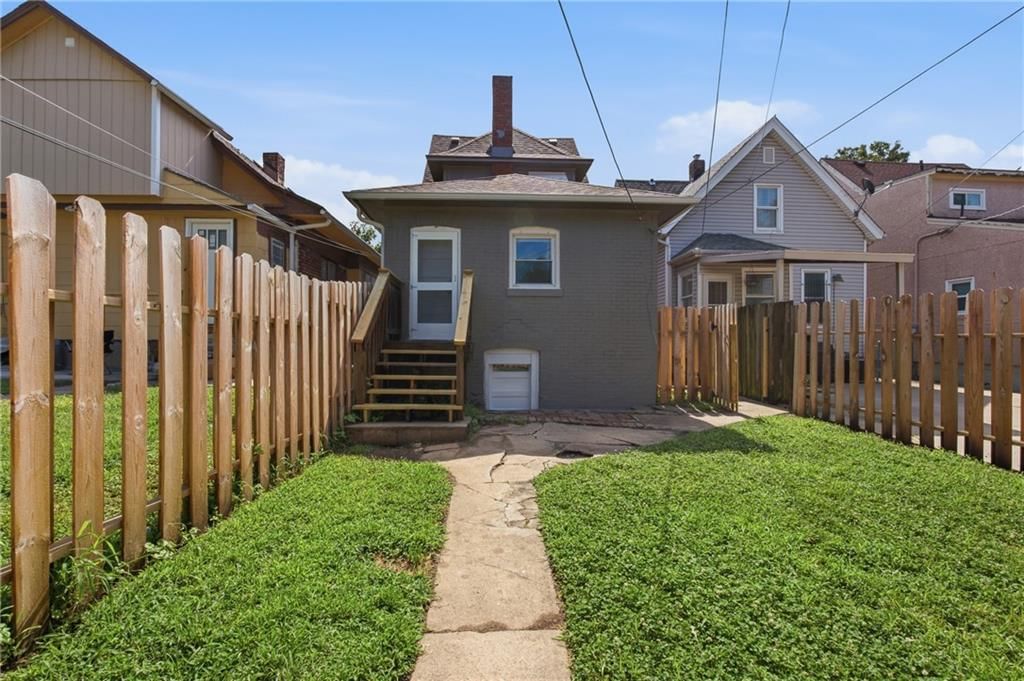 332 N Lawndale Avenue — photo 29
