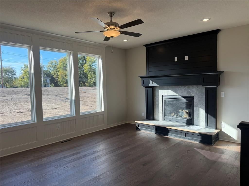 11382 S Emerald Street, Olathe, KS: listing photo 3
