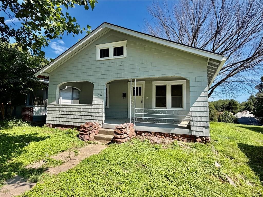 3209 Mitchell Avenue — photo 2