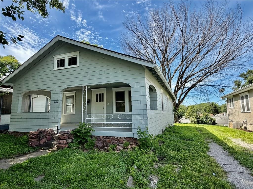 3209 Mitchell Avenue — photo 3