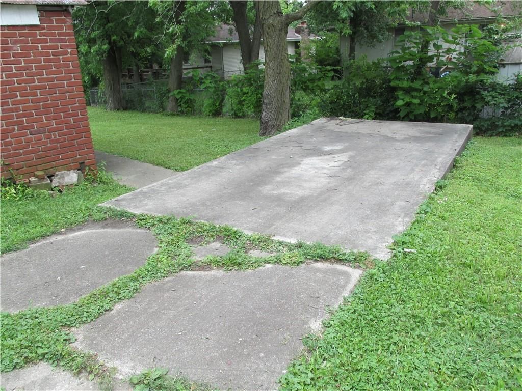 214 W 7th Street — photo 31