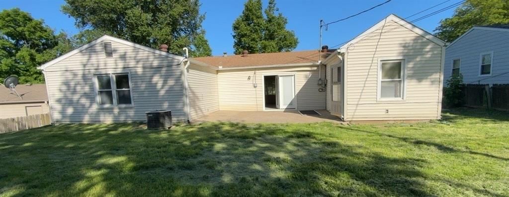 2305 Castle Lane — photo 9