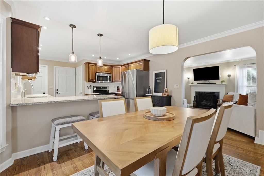 5720 Walmer Street — photo 13