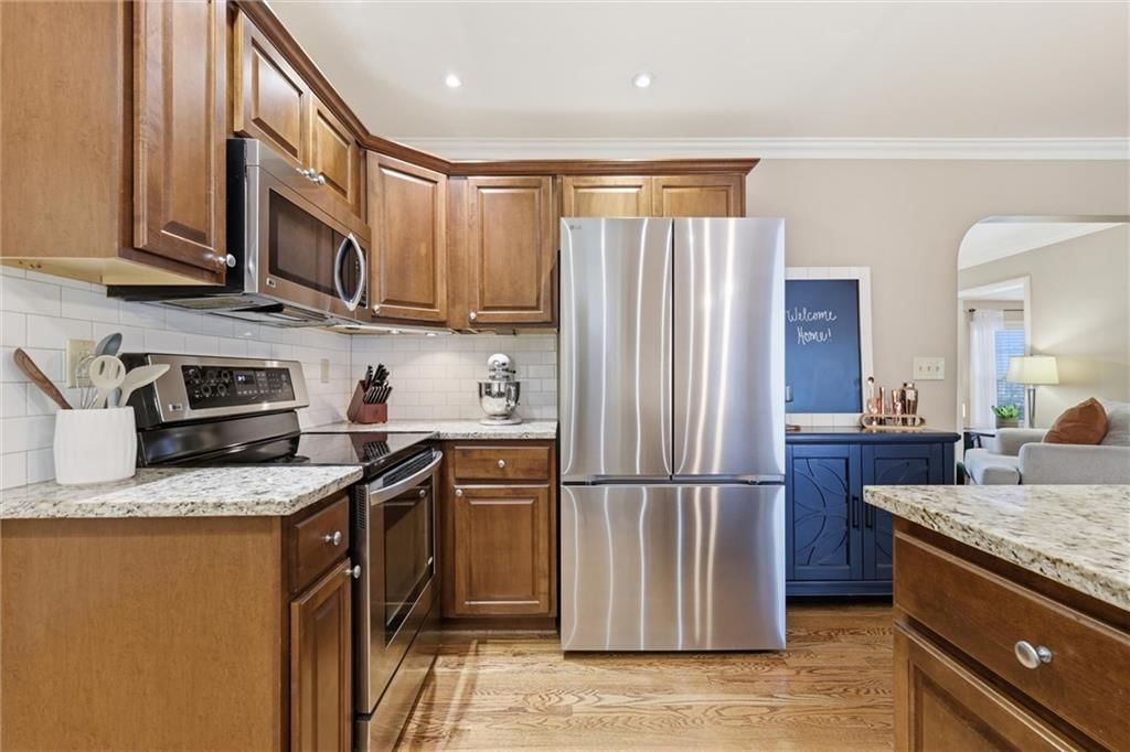 5720 Walmer Street — photo 14