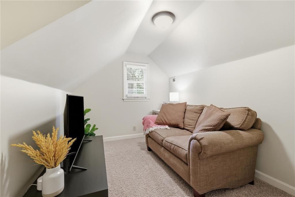5720 Walmer Street — photo 22