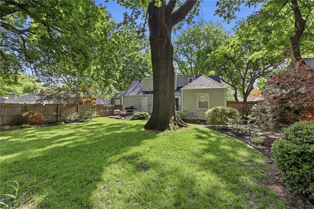 5720 Walmer Street — photo 28