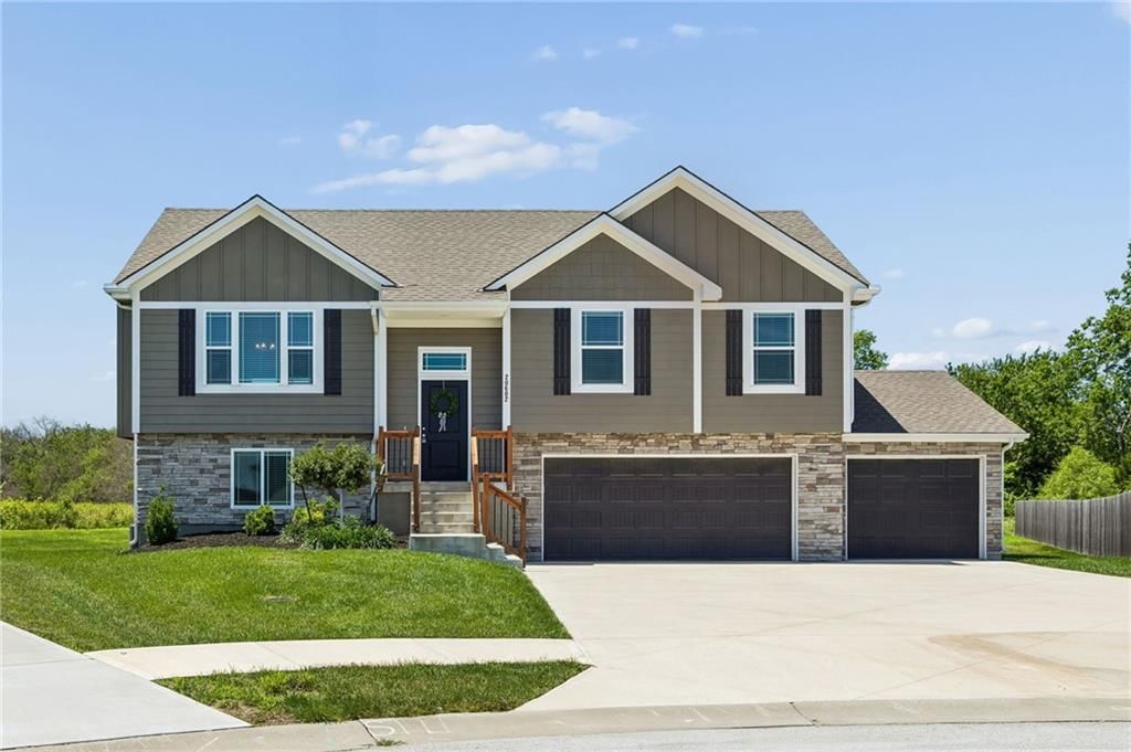 20602 Copper Creek Drive — photo 1