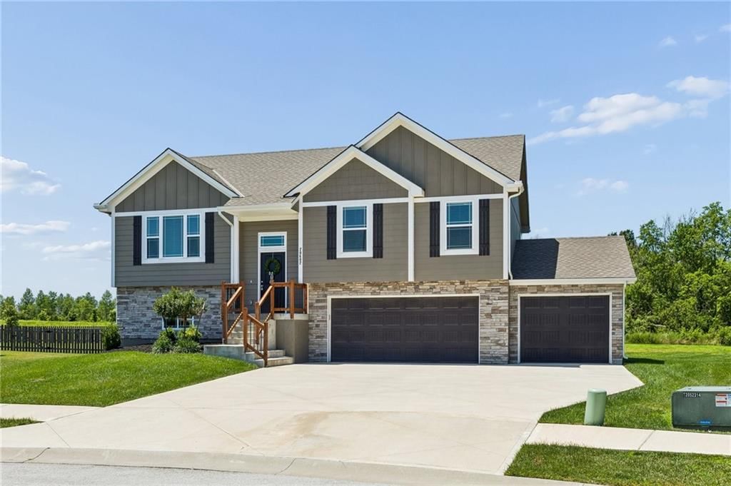 20602 Copper Creek Drive — photo 2