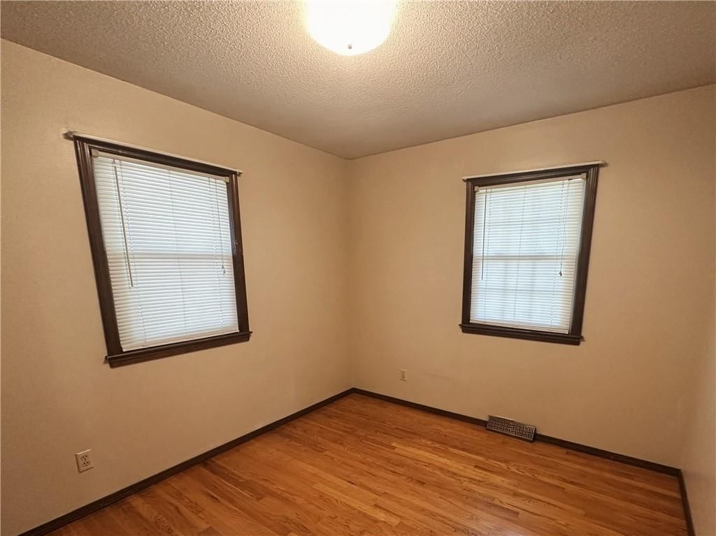 310 Glendana Street — photo 15