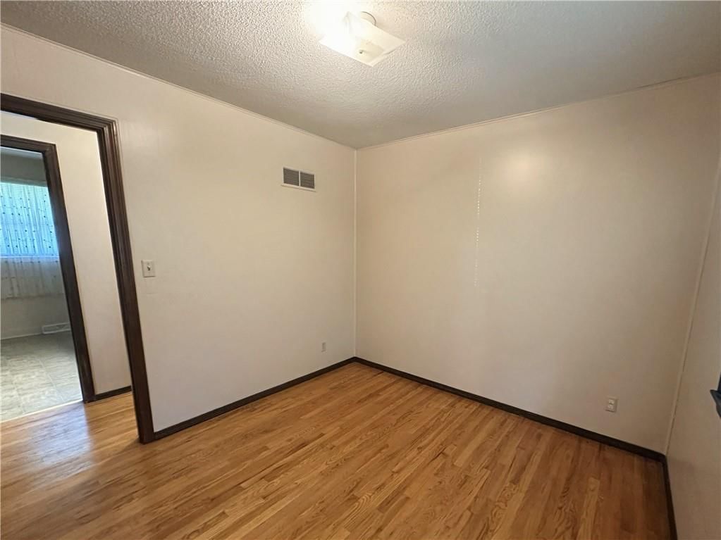 310 Glendana Street — photo 16
