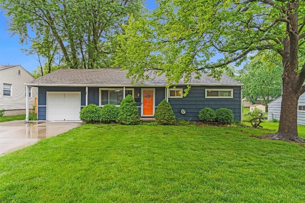 6900 W 72nd Terrace, Overland Park, KS