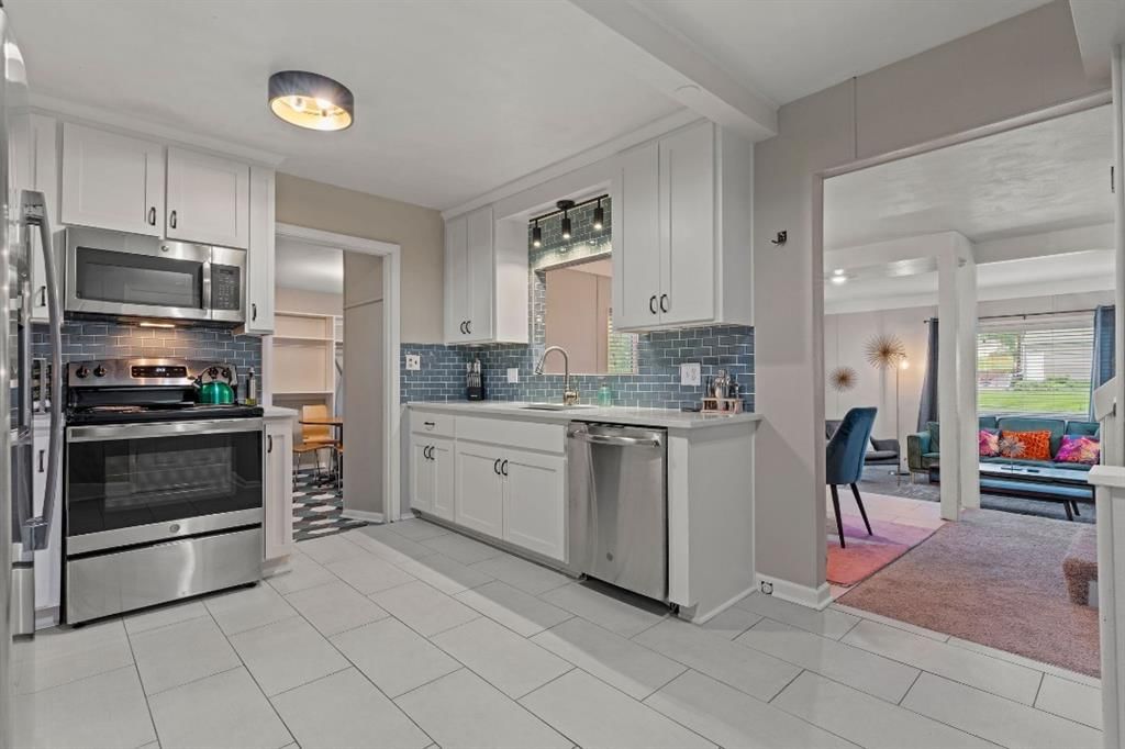 6900 W 72nd Terrace — photo 7