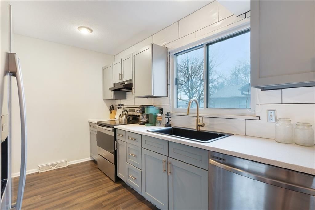 9102 Grant Lane — photo 12