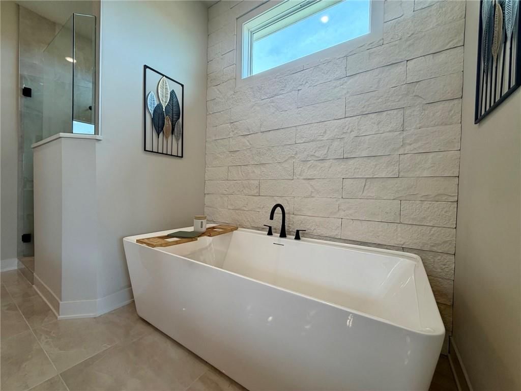 17056 W 172nd Terrace — photo 8