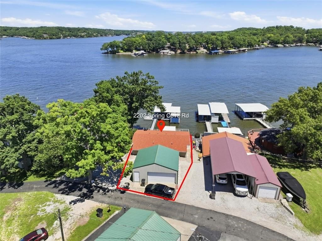2202 Spring Cove Road — photo 3