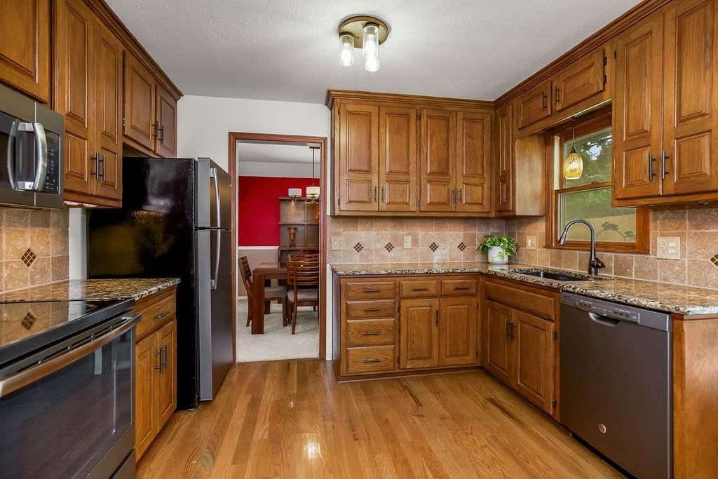 9503 Farley Circle — photo 8