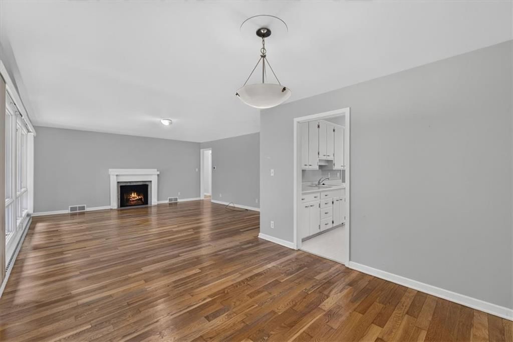 8209 Beverly Street — photo 6