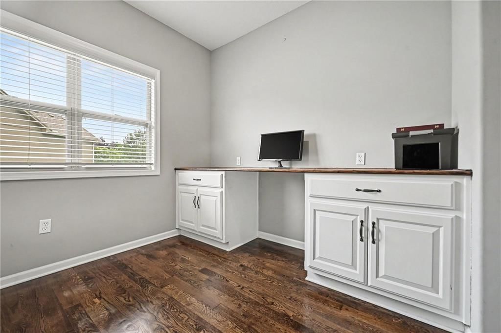 9000 N Seymour Avenue — photo 11