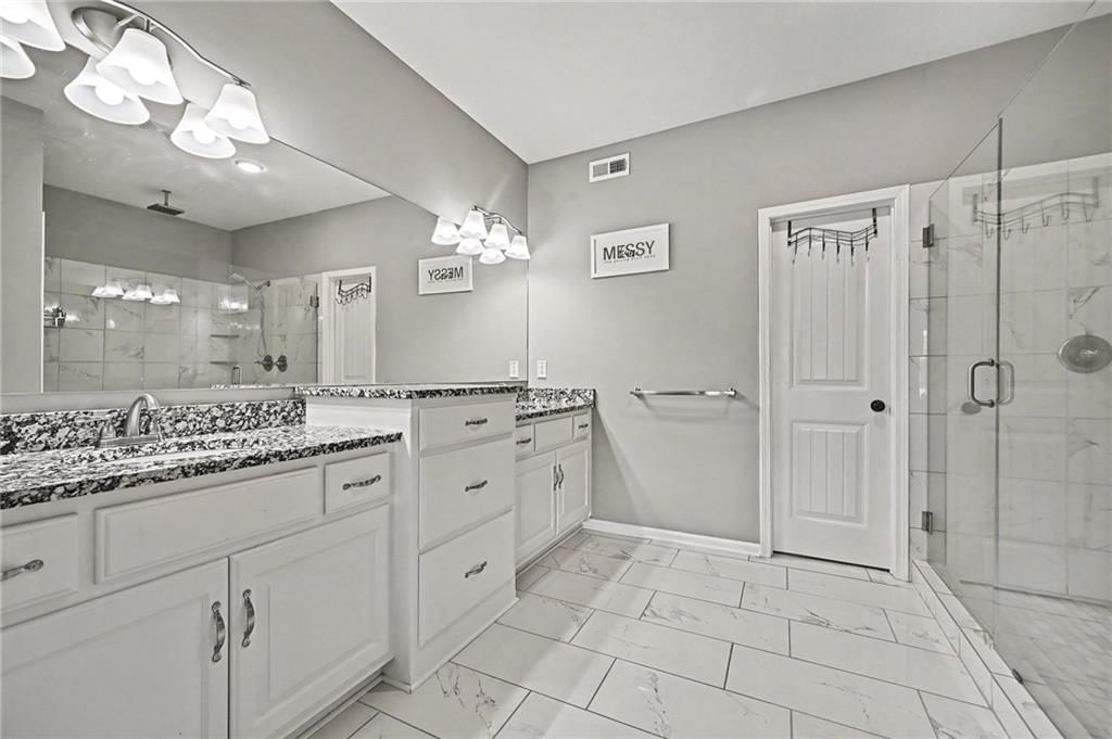 9000 N Seymour Avenue — photo 16