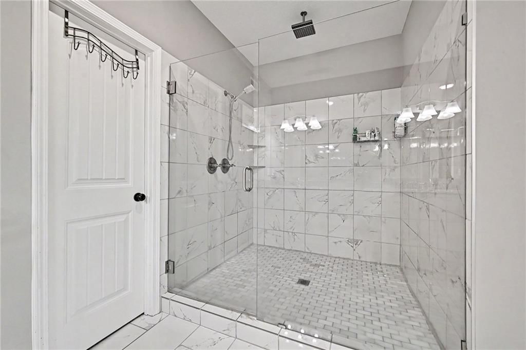 9000 N Seymour Avenue — photo 17