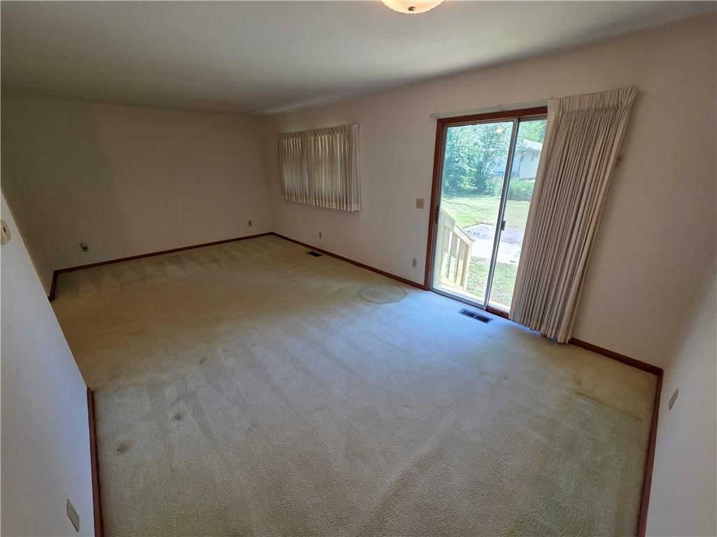 919 W Beech Street — photo 7