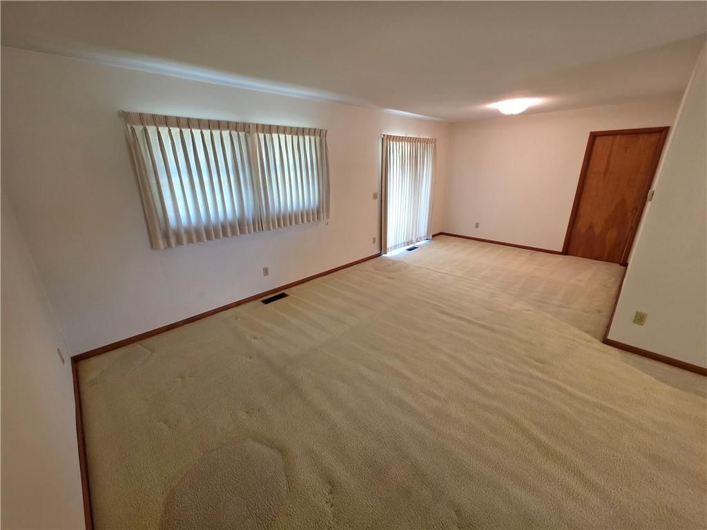 919 W Beech Street — photo 8