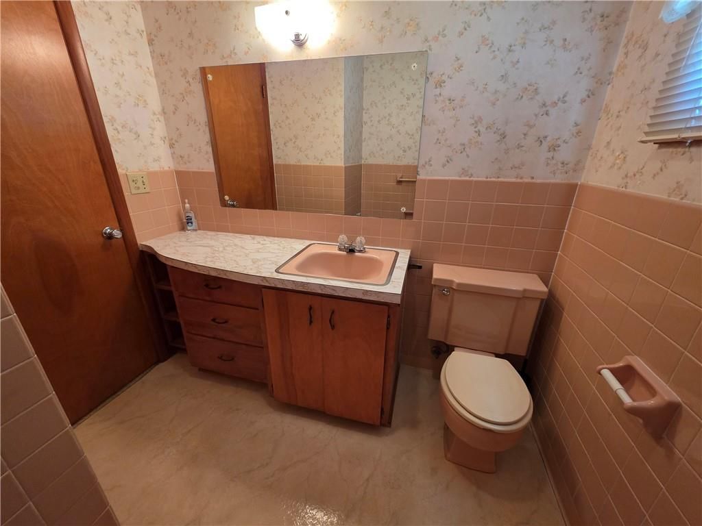 919 W Beech Street — photo 34