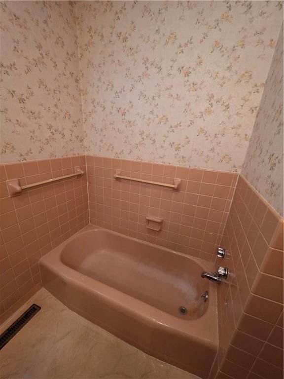 919 W Beech Street — photo 36