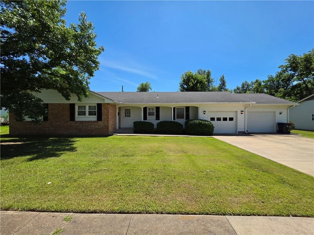 919 W Beech Street — photo 67