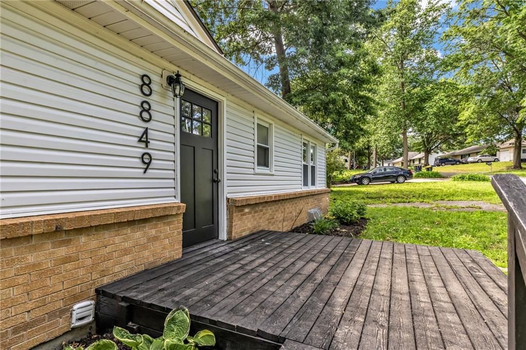 8849 N Locust Street — photo 3