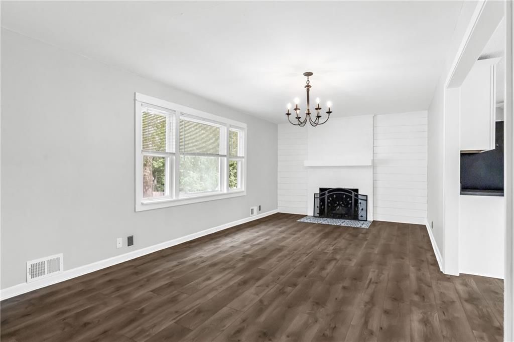 8849 N Locust Street — photo 5