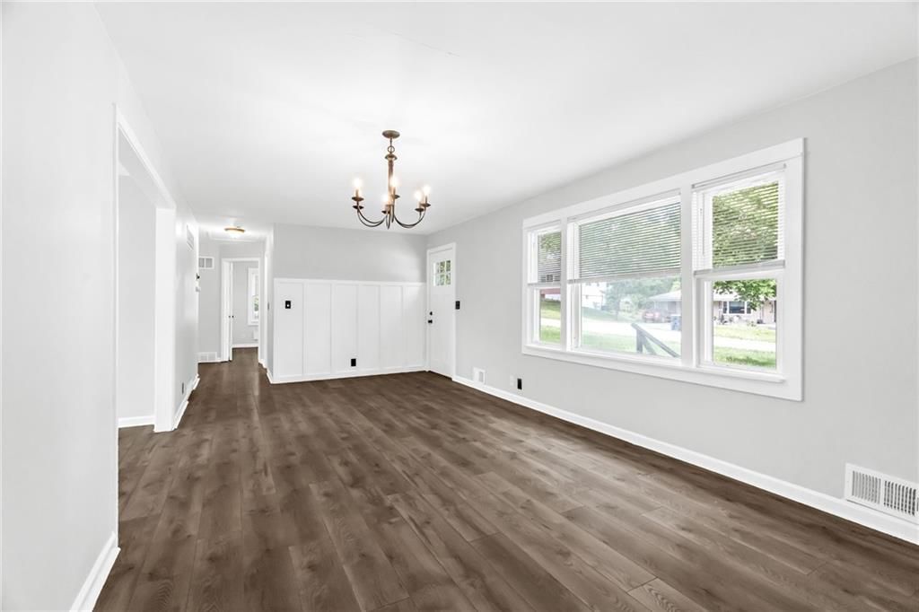 8849 N Locust Street — photo 6