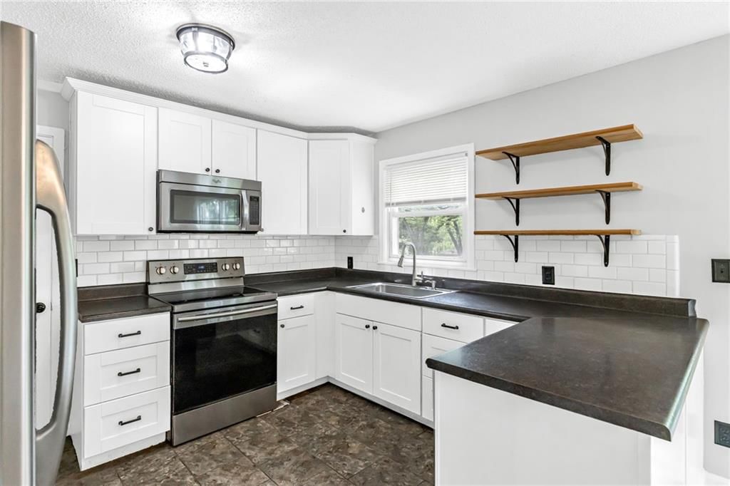 8849 N Locust Street — photo 10