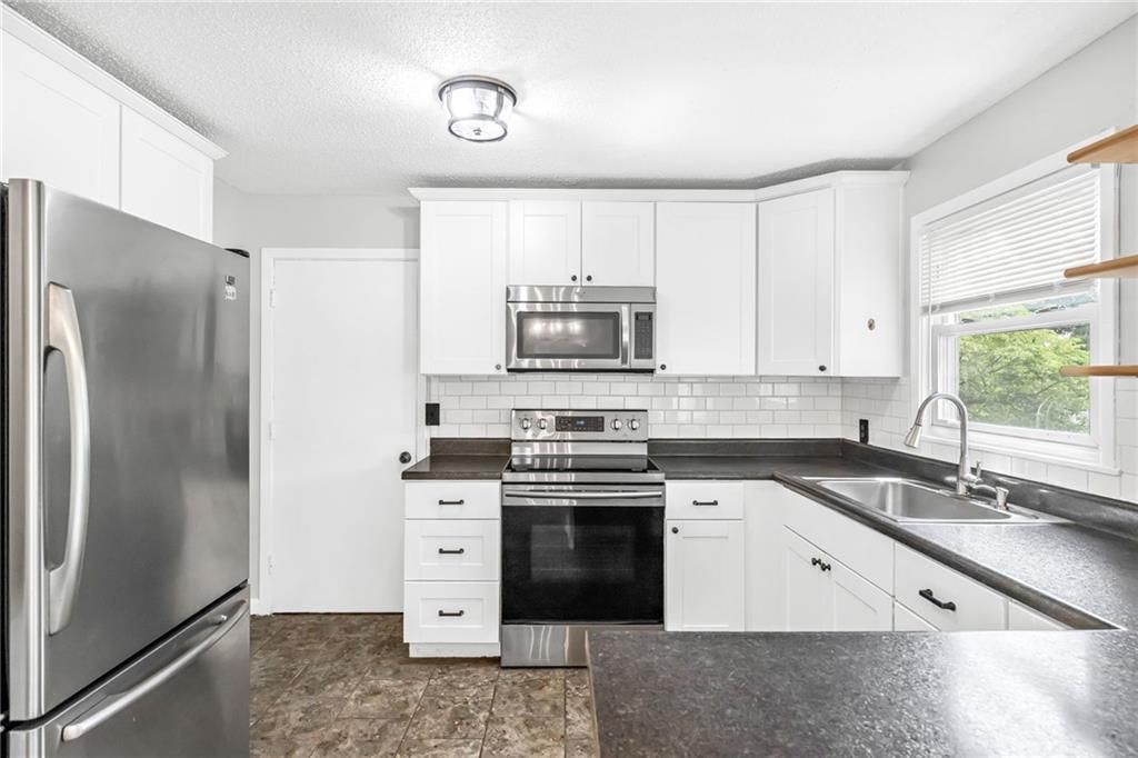 8849 N Locust Street — photo 11