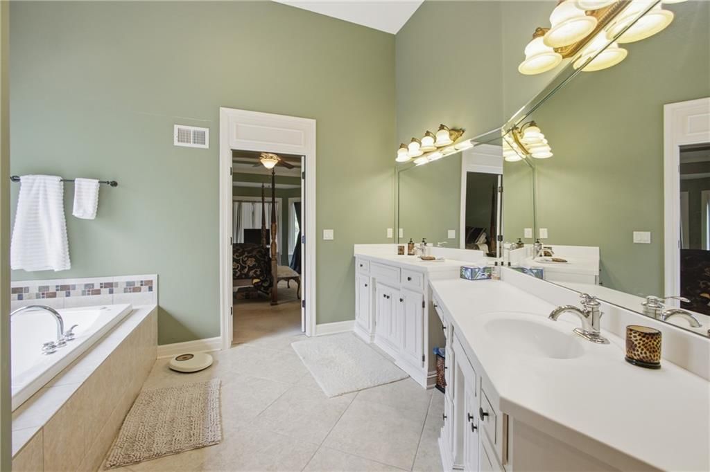 10312 N Revere Avenue — photo 27
