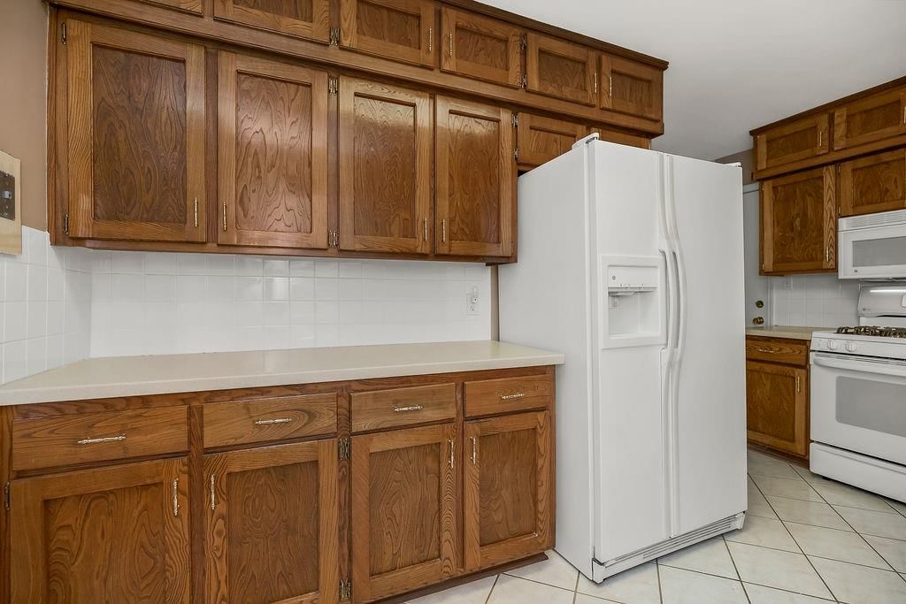 5414 W 72nd Terrace — photo 11