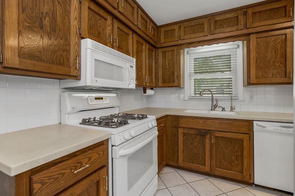 5414 W 72nd Terrace — photo 12