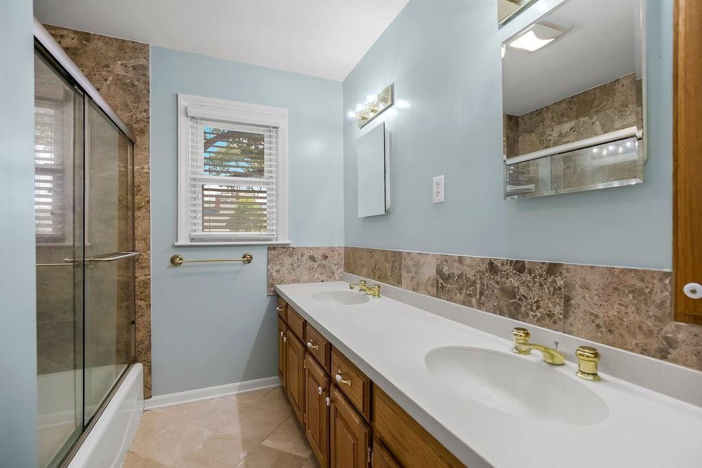 5414 W 72nd Terrace — photo 16