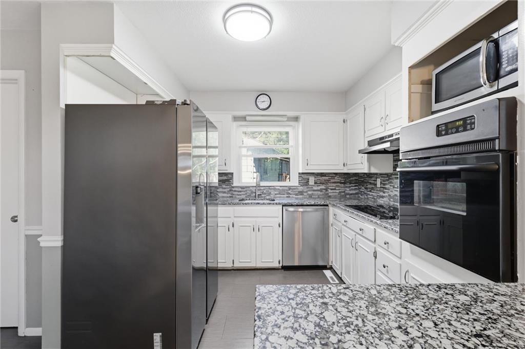 618 E 110th Street — photo 12