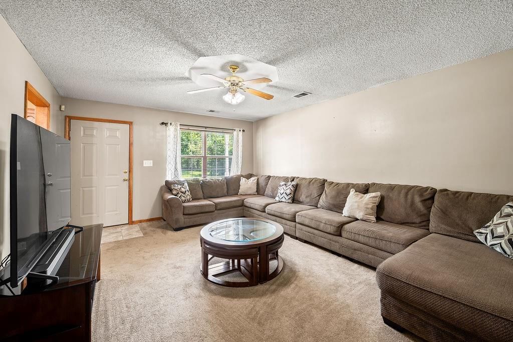 1044 Arrowhead Ridge — photo 3