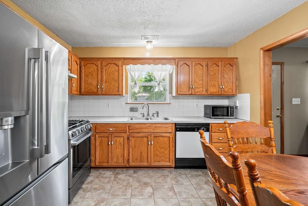1044 Arrowhead Ridge — photo 5