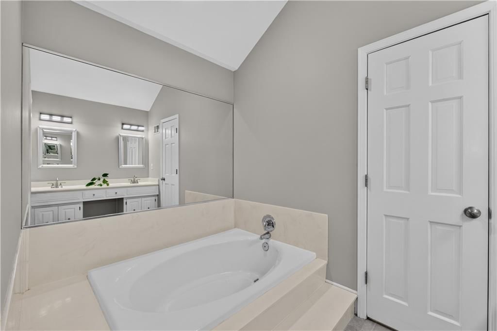 304 NW Aspen Street — photo 38