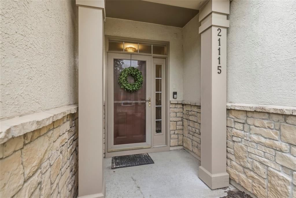 21115 W 118th Terrace — photo 4