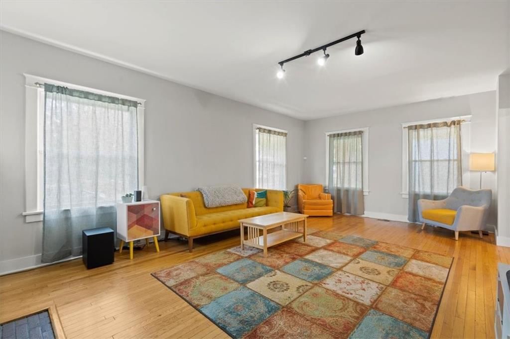 5420 Tracy Avenue — photo 9