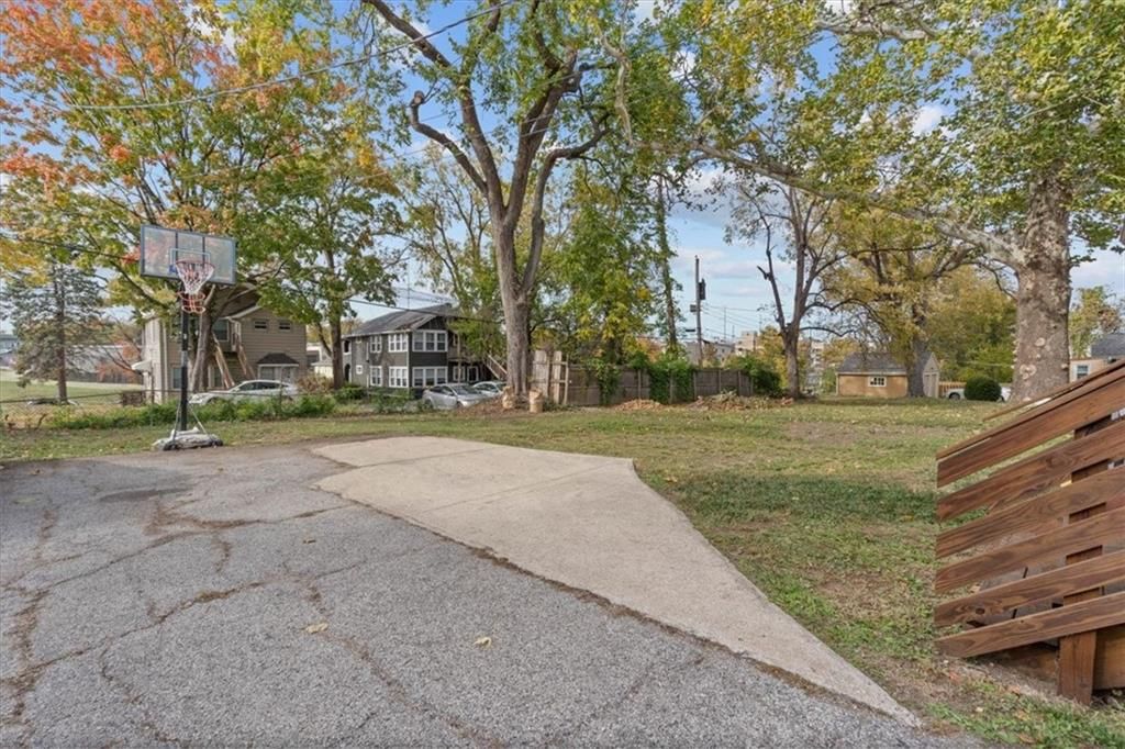 5420 Tracy Avenue — photo 32